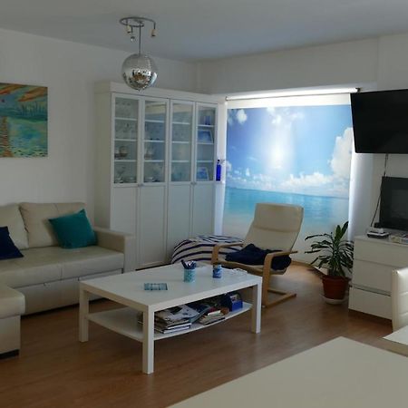 Piso En Santa Cristina, A 150 M De La Playa Apartment Oleiros Ngoại thất bức ảnh