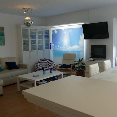 Piso En Santa Cristina, A 150 M De La Playa Apartment Oleiros Ngoại thất bức ảnh