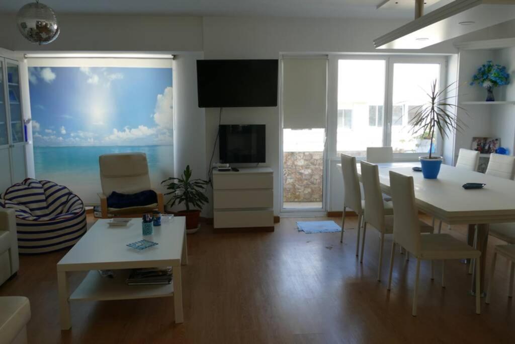 Piso En Santa Cristina, A 150 M De La Playa Apartment Oleiros Ngoại thất bức ảnh